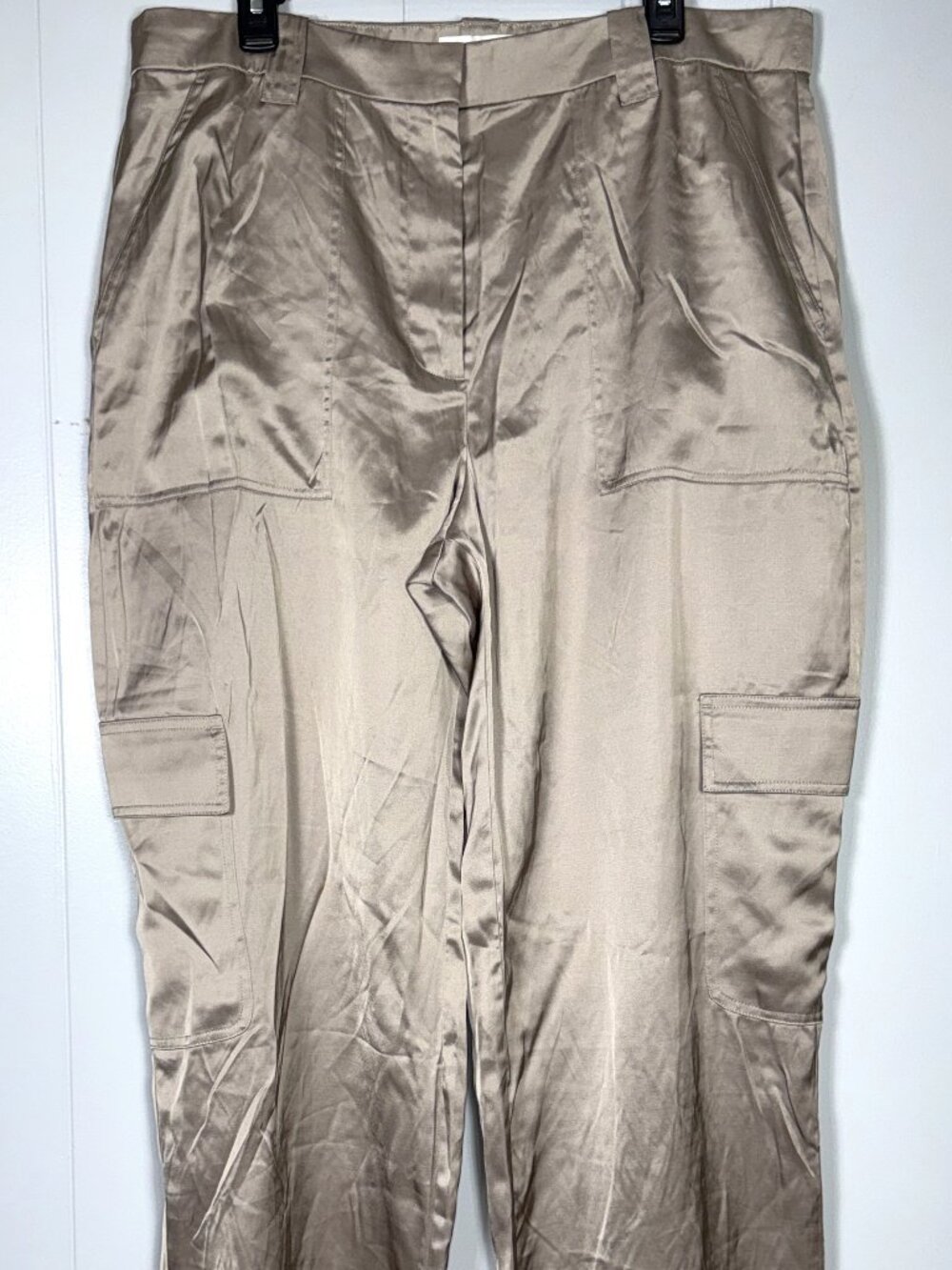 Abercrombie & Fitch Satin Beige Tan Cargo Pocket Wide Leg Pants 33/16L 16 L NEW